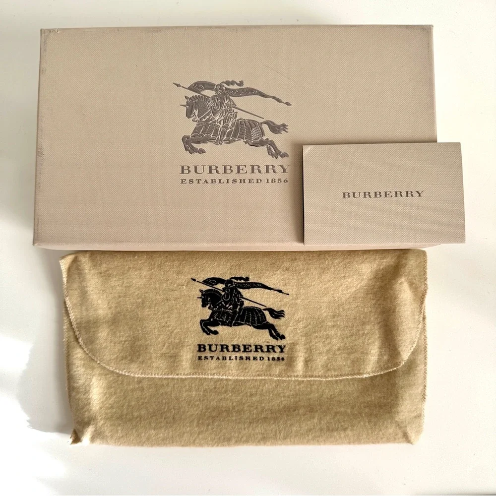 Burberry Penrose Continental Wallet - Picture 9 of 10